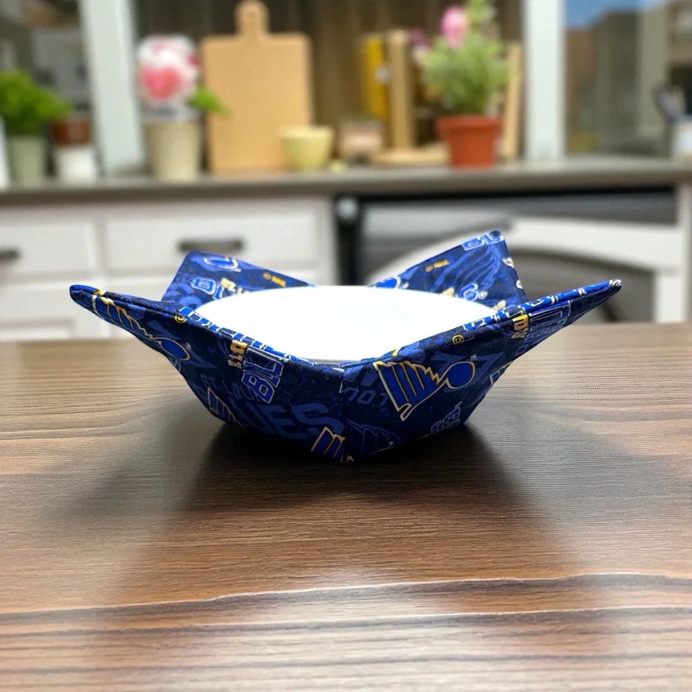 Hand Crafted Bowl Cozy Medium Size Microwavable  Padded St Louis Blues Hockey